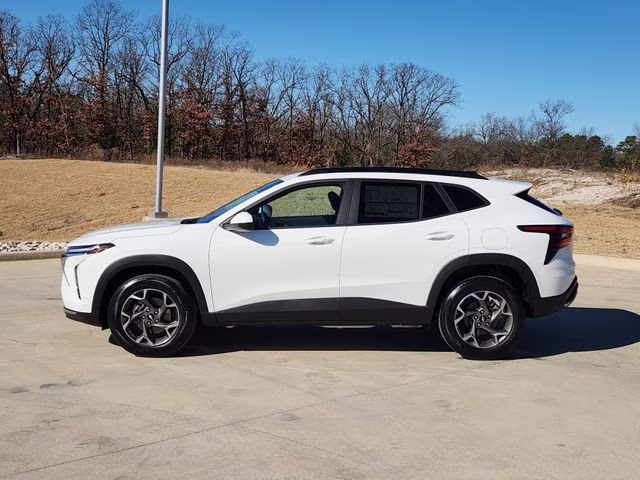 2026 Summit White Chevrolet Trax LT FWD SUV