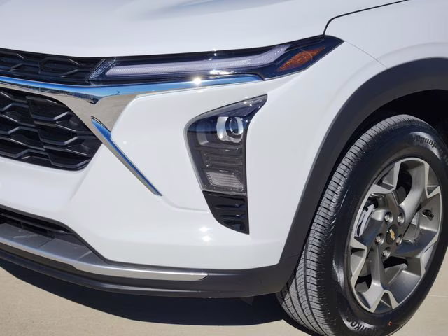 2026 Summit White Chevrolet Trax LT FWD SUV