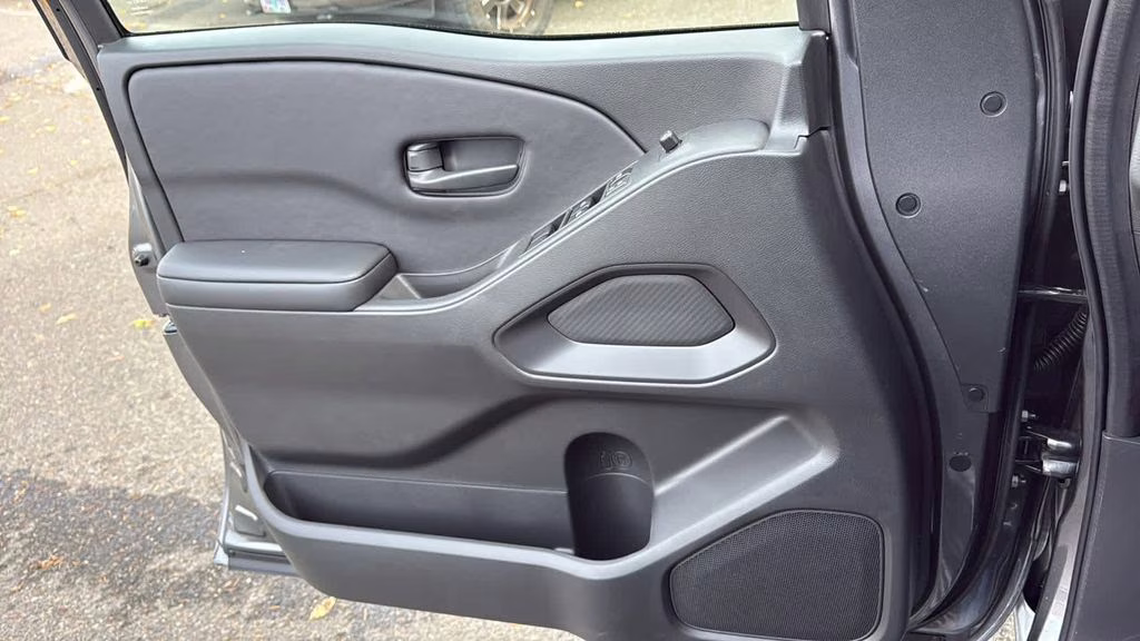 2026 Gun Metallic Nissan Frontier SV 4X4 Truck