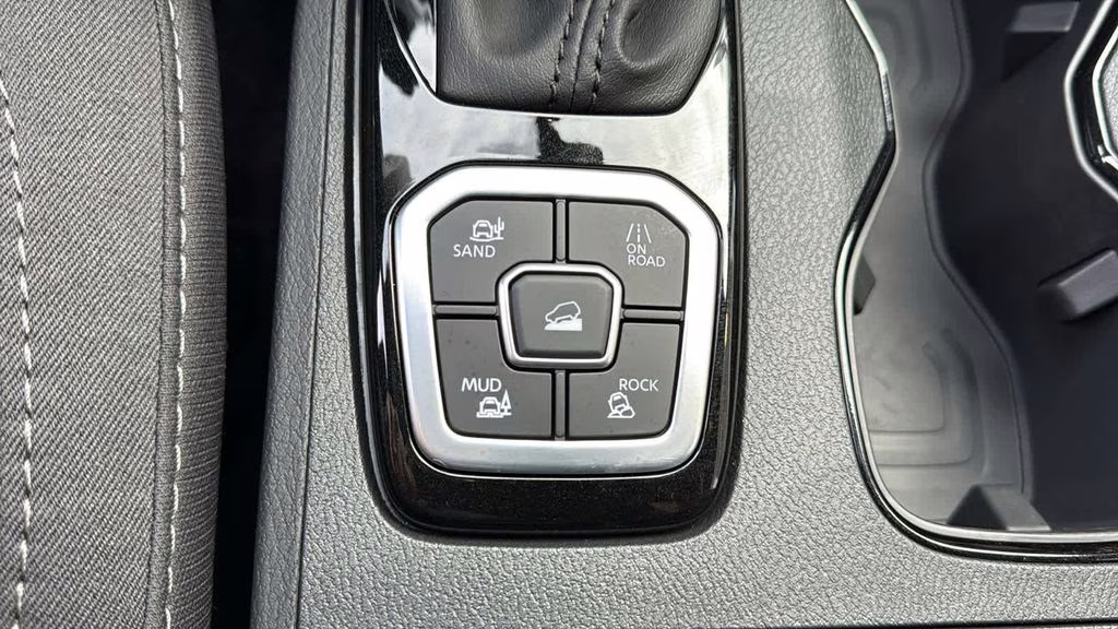 2026 Gun Metallic Nissan Frontier SV 4X4 Truck