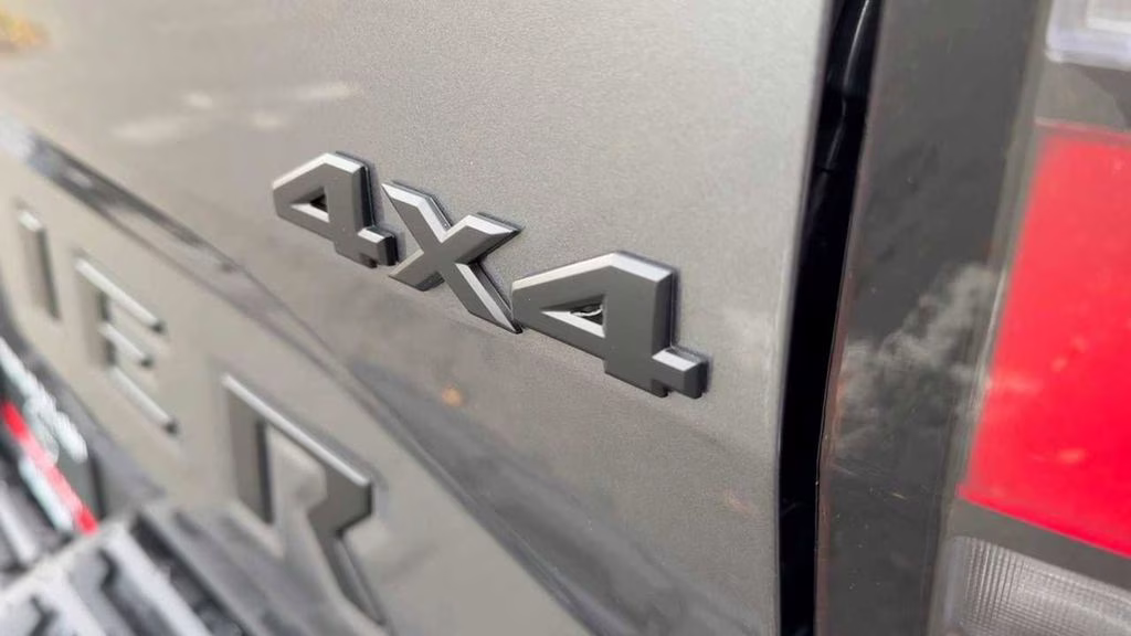 2026 Gun Metallic Nissan Frontier SV 4X4 Truck