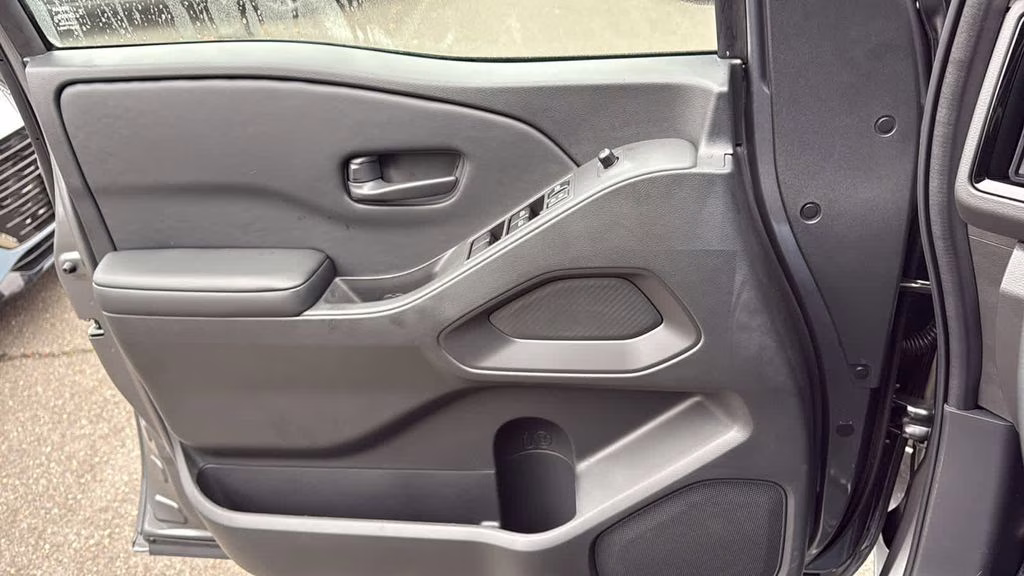 2026 Gun Metallic Nissan Frontier SV 4X4 Truck