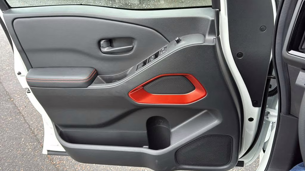 2026 Glacier White Nissan Frontier PRO-4X 4X4 Truck