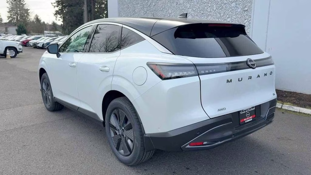 2025 Everest White Pearl Tricoat/Super Black Nissan Murano SL AWD SUV