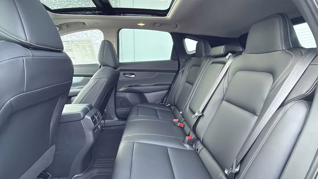 2025 Everest White Pearl Tricoat/Super Black Nissan Murano SL AWD SUV