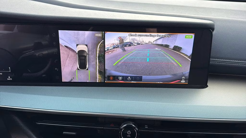 2025 Everest White Pearl Tricoat/Super Black Nissan Murano SL AWD SUV