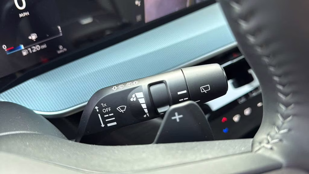 2025 Everest White Pearl Tricoat/Super Black Nissan Murano SL AWD SUV