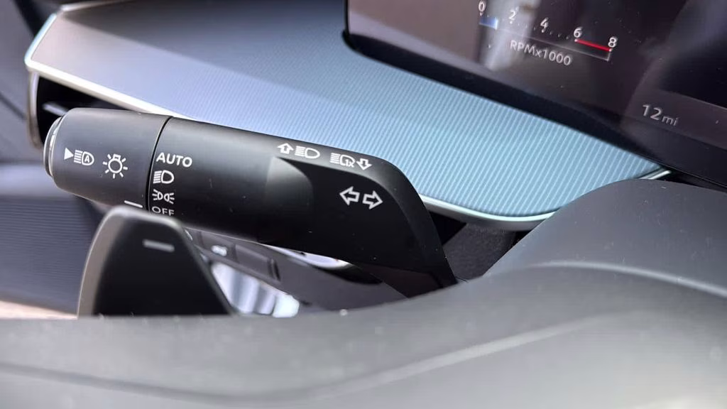 2025 Everest White Pearl Tricoat/Super Black Nissan Murano SL AWD SUV