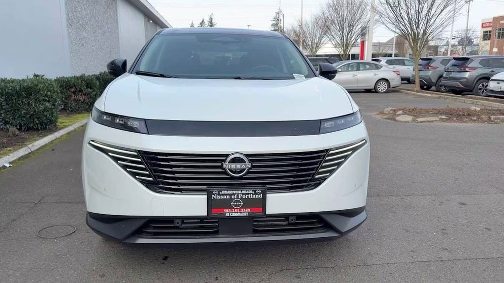 2025 Everest White Pearl Tricoat/Super Black Nissan Murano SL AWD SUV