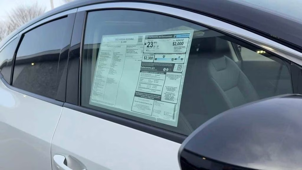 2025 Everest White Pearl Tricoat/Super Black Nissan Murano SL AWD SUV