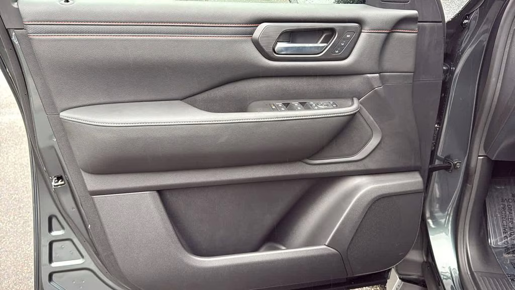 2026 Alpine Metallic/Super Blk Nissan Armada PRO-4X 4X4 SUV