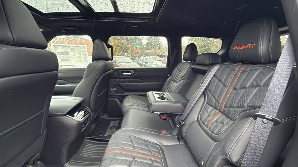 2026 Alpine Metallic/Super Blk Nissan Armada PRO-4X 4X4 SUV