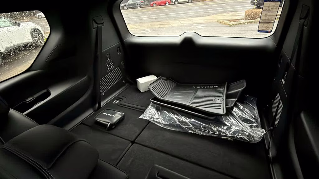 2026 Alpine Metallic/Super Blk Nissan Armada PRO-4X 4X4 SUV