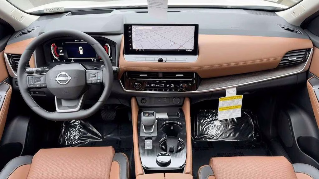 2026 Everest White Pearl/Super Black Nissan Rogue Platinum AWD SUV