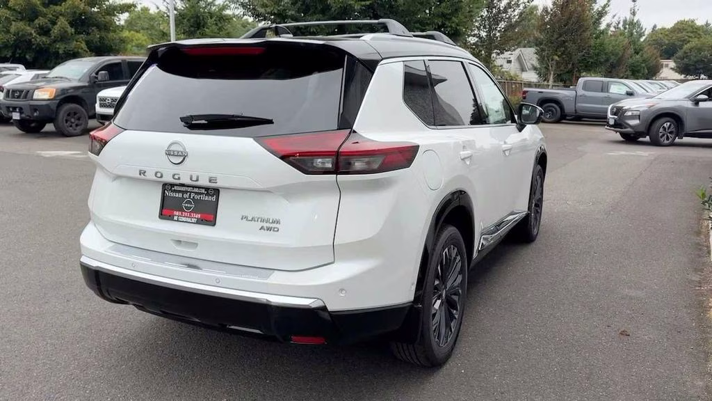 2026 Everest White Pearl/Super Black Nissan Rogue Platinum AWD SUV