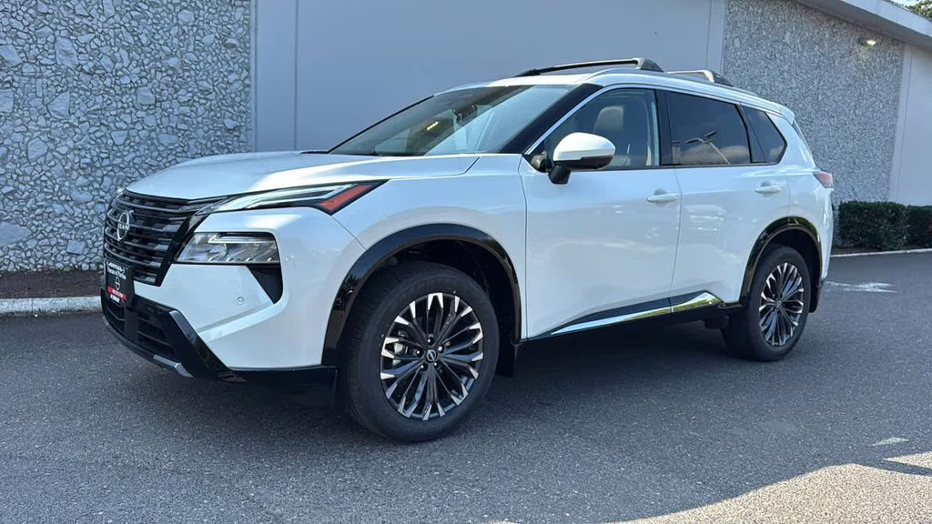 2026 Everest White Pearl Tricoat Nissan Rogue Platinum AWD SUV