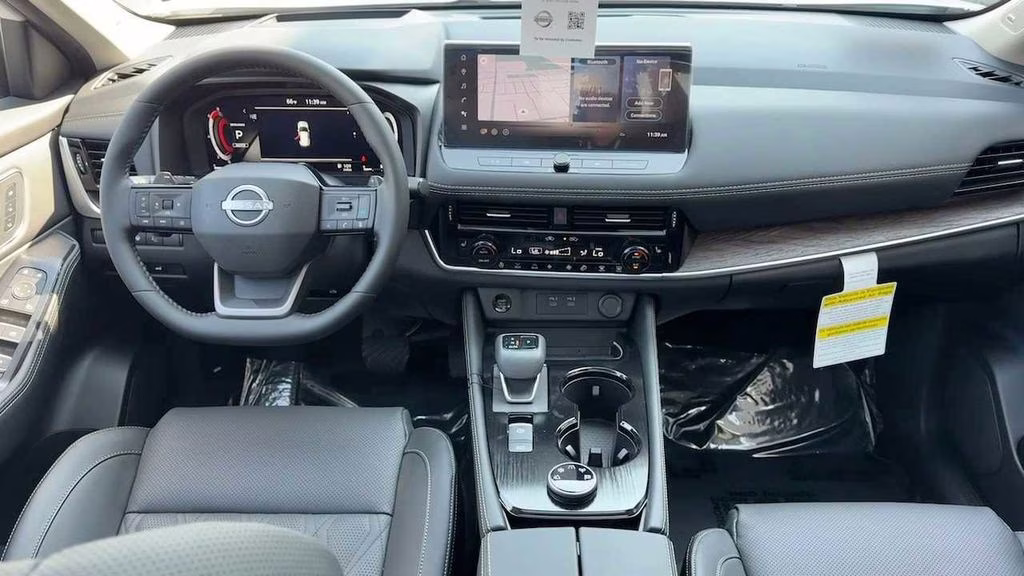 2026 Everest White Pearl Tricoat Nissan Rogue Platinum AWD SUV