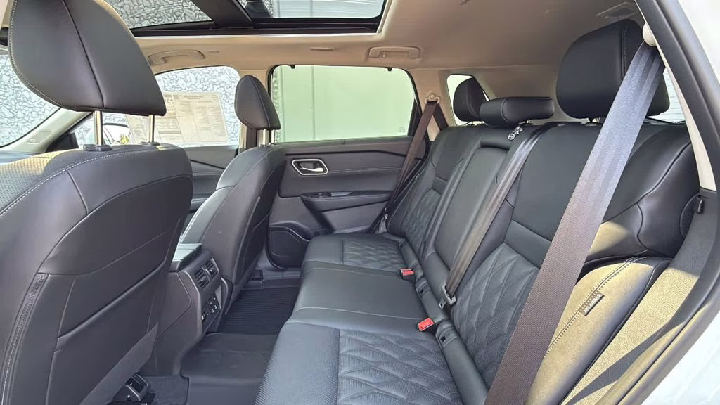 2026 Everest White Pearl Tricoat Nissan Rogue Platinum AWD SUV