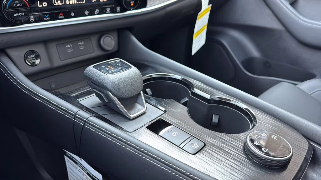 2026 Everest White Pearl Tricoat Nissan Rogue Platinum AWD SUV