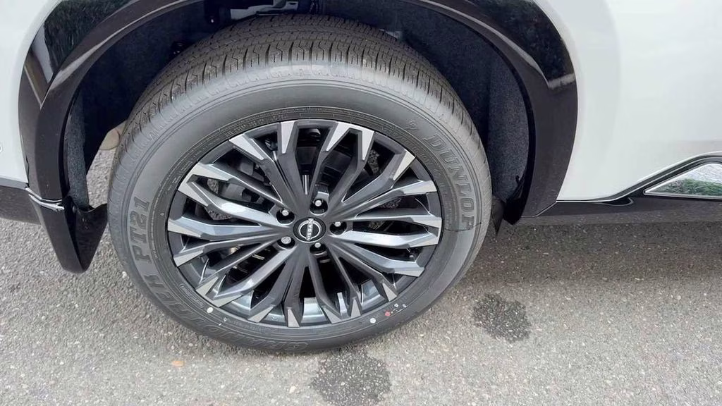 2026 Everest White Pearl Tricoat Nissan Rogue Platinum AWD SUV