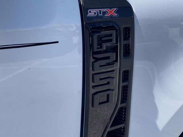 2026 Oxford White Ford Super Duty F-250 SRW XL 4X4 Truck