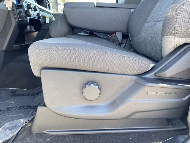 2026 Oxford White Ford Super Duty F-250 SRW XL 4X4 Truck