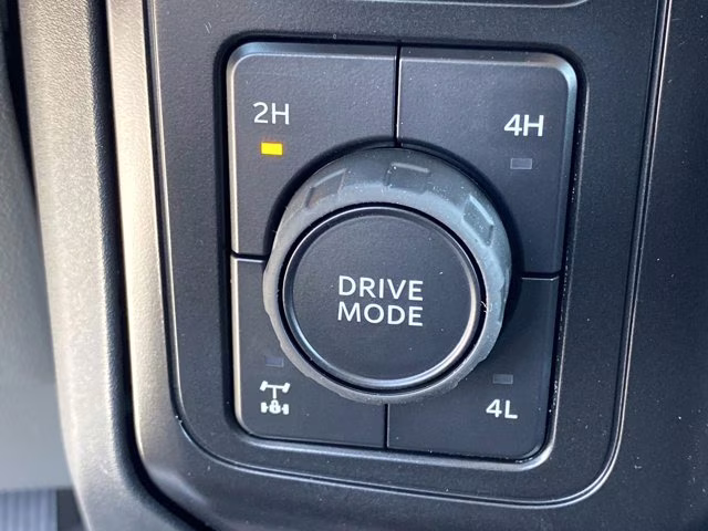 2026 Oxford White Ford Super Duty F-250 SRW XL 4X4 Truck