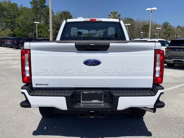 2026 Oxford White Ford Super Duty F-250 SRW XL 4X4 Truck
