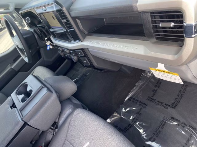 2026 Oxford White Ford Super Duty F-250 SRW XL 4X4 Truck