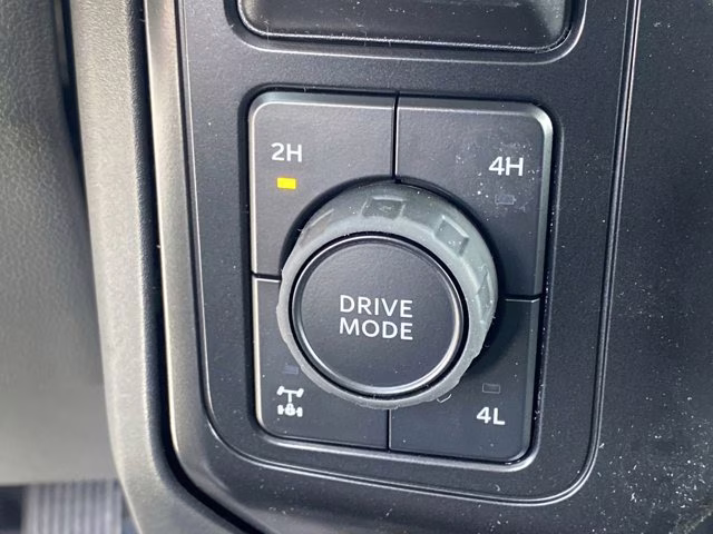 2026 Oxford White Ford Super Duty F-250 SRW XL 4X4 Truck