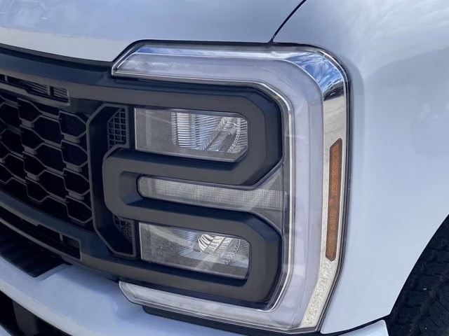 2026 Oxford White Ford Super Duty F-250 SRW XL 4X4 Truck