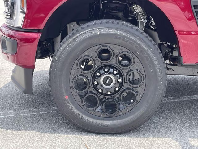 2026 Ruby Red Metallic Tinted Clearcoat Ford Super Duty F-350 SRW LARIAT 4X4 Truck