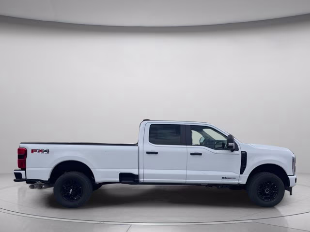 2026 Avalanche Ford Super Duty F-350 SRW Lariat 4X4 Truck