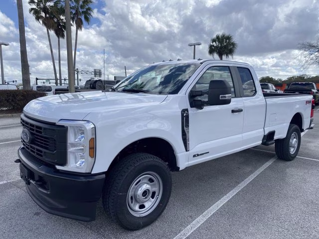 2026 Oxford White Ford Super Duty F-350 SRW XL 4X4 Truck