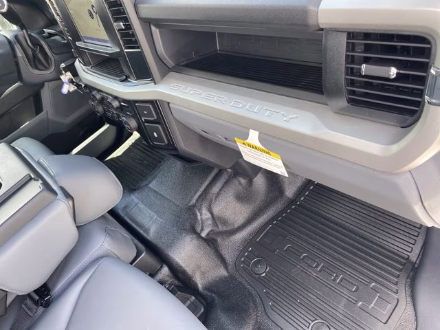 2026 Oxford White Ford Super Duty F-350 SRW XL 4X4 Truck