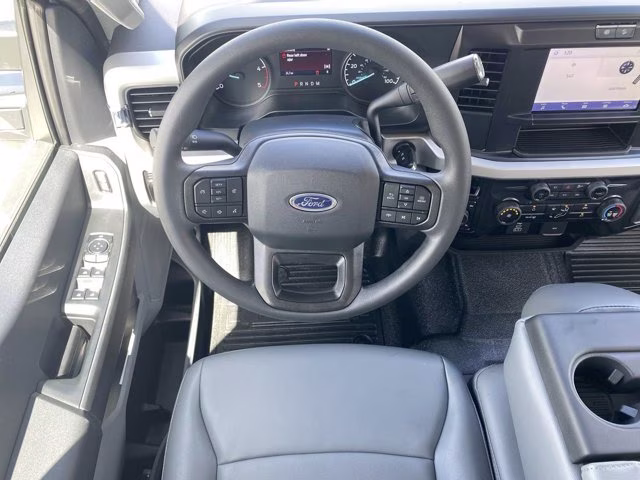 2026 Oxford White Ford Super Duty F-350 SRW XL 4X4 Truck
