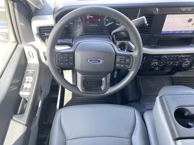 2026 Oxford White Ford Super Duty F-350 SRW XL 4X4 Truck