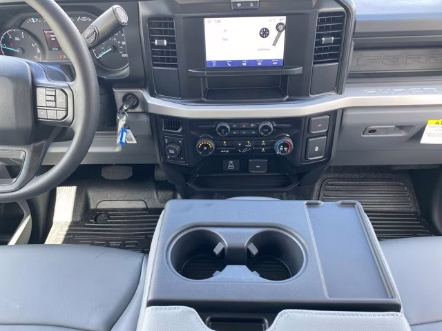 2026 Oxford White Ford Super Duty F-350 SRW XL 4X4 Truck