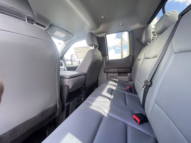 2026 Oxford White Ford Super Duty F-350 SRW XL 4X4 Truck