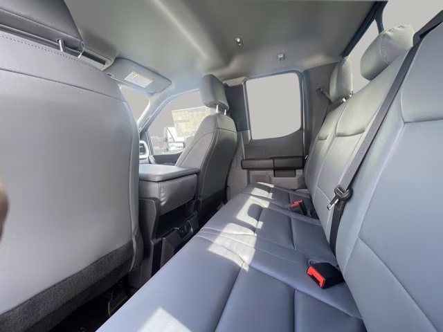 2026 Oxford White Ford Super Duty F-350 SRW XL 4X4 Truck