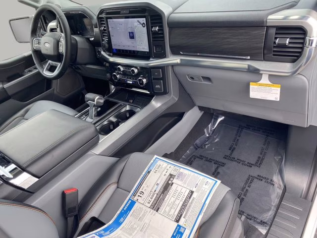 2026 Oxford White Ford F-150 LARIAT RWD Truck