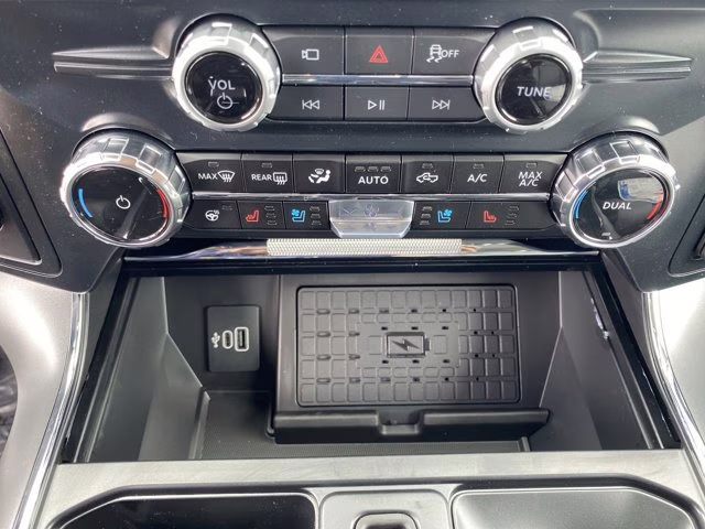 2026 Oxford White Ford F-150 LARIAT RWD Truck