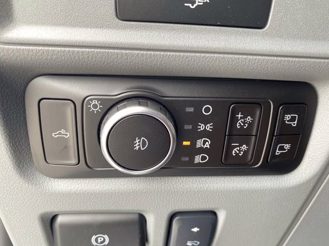 2026 Oxford White Ford F-150 LARIAT RWD Truck