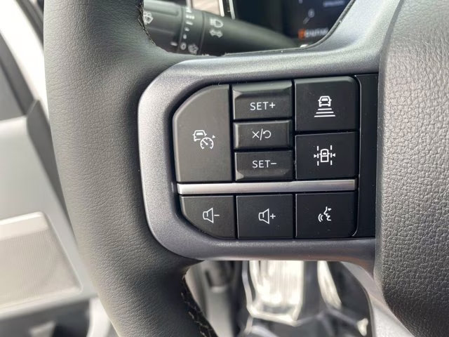 2026 Oxford White Ford F-150 LARIAT RWD Truck