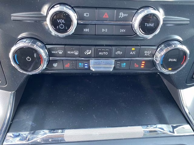 2026 Carbonized Gray Metallic Ford F-150 LARIAT 4X4 Truck