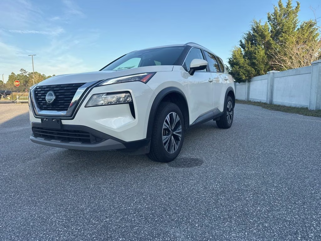 2023 Pearl White Tricoat Nissan Rogue SV AWD SUV
