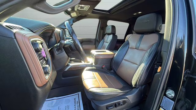 2021 Mosaic Black Metallic Chevrolet Silverado 3500HD High Country 4X4 Truck