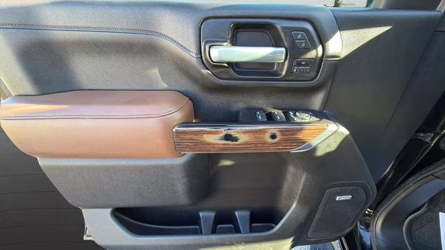 2021 Mosaic Black Metallic Chevrolet Silverado 3500HD High Country 4X4 Truck