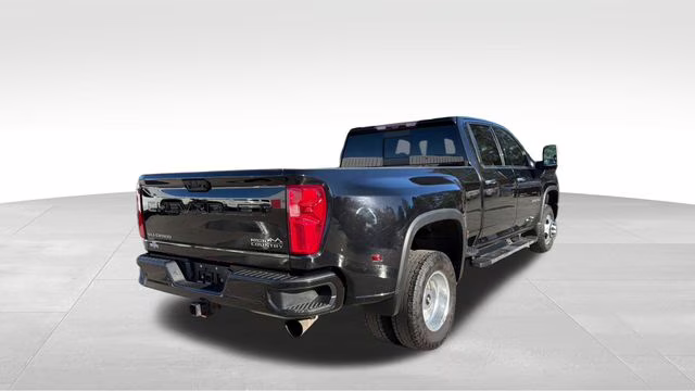 2021 Mosaic Black Metallic Chevrolet Silverado 3500HD High Country 4X4 Truck