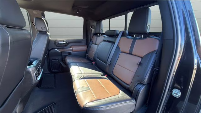 2021 Mosaic Black Metallic Chevrolet Silverado 3500HD High Country 4X4 Truck